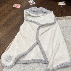 Little Giraffe Plush White and Gray towel